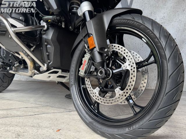 bmw - r-1300-gs-triple-black