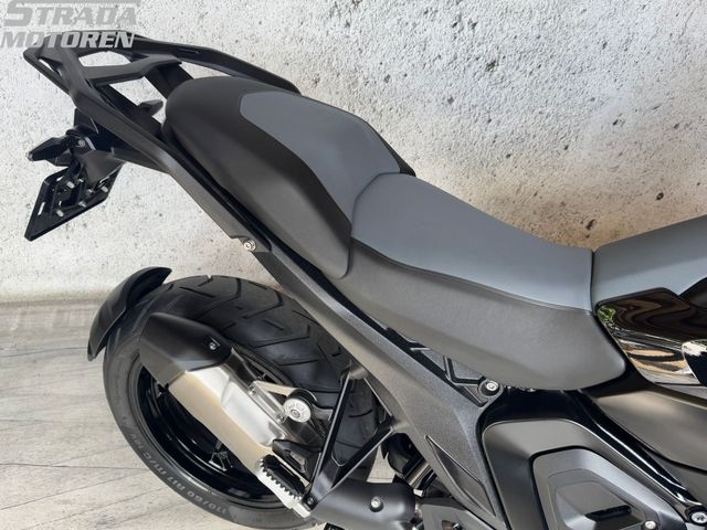 bmw - r-1300-gs-triple-black