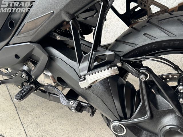 bmw - r-1300-gs-triple-black