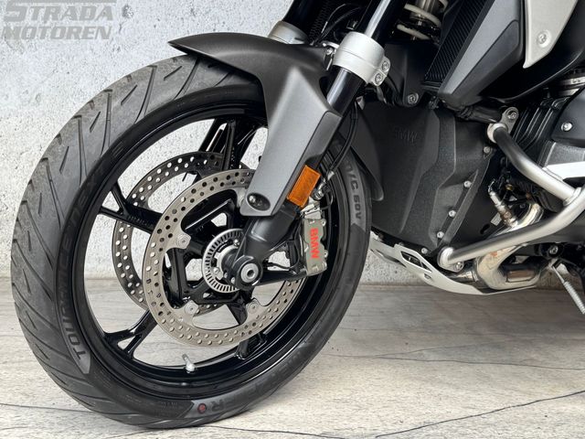 bmw - r-1300-gs-triple-black