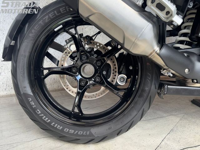 bmw - r-1300-gs-triple-black