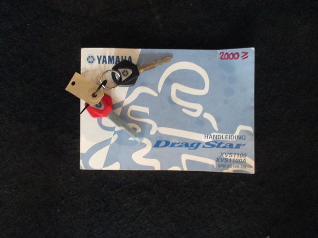 yamaha - xvs-1100-a-dragstar-classic