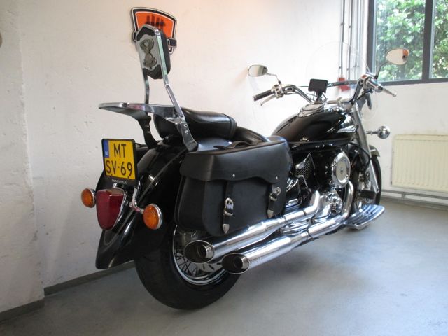 yamaha - xvs-1100-a-dragstar-classic