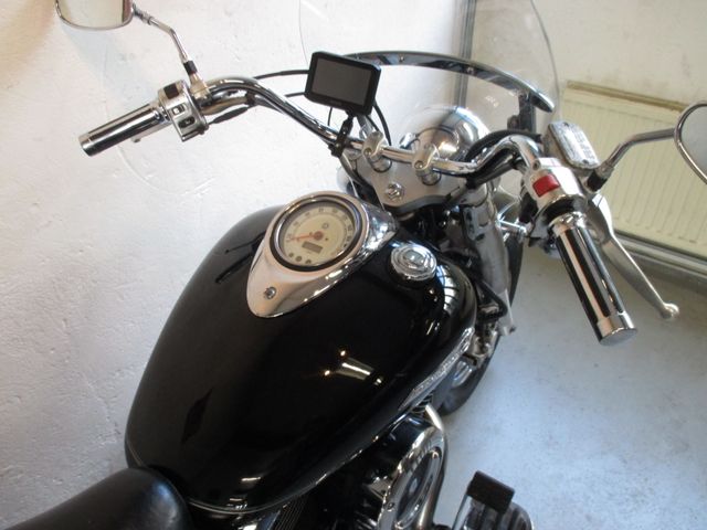 yamaha - xvs-1100-a-dragstar-classic