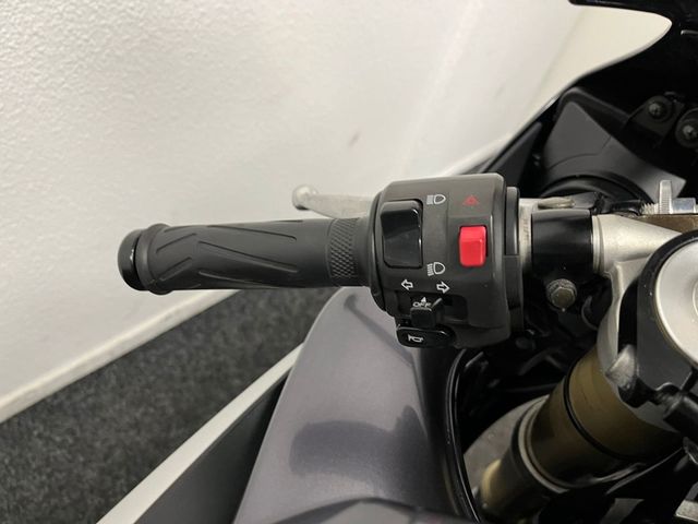yamaha - yzf-r1