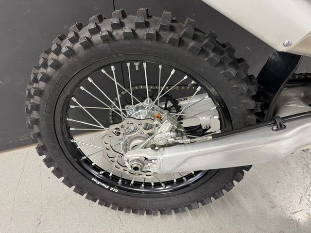 triumph - tf-250-x