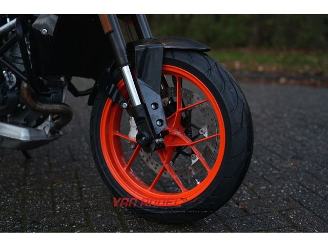 ktm - 690-duke