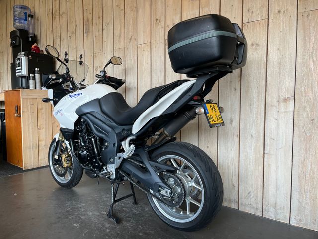 triumph - tiger-1050