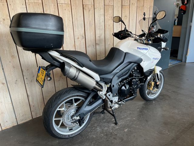 triumph - tiger-1050