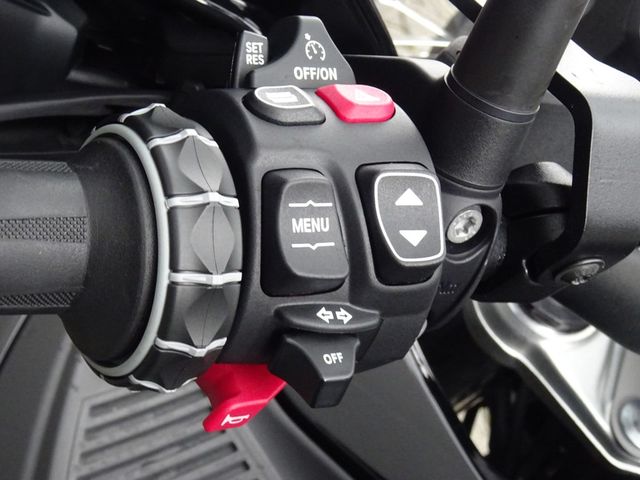 bmw - r-1300-gs-adventure-triple-black