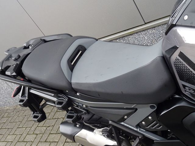 bmw - r-1300-gs-adventure-triple-black