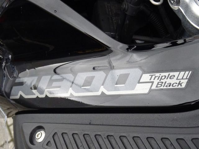 bmw - r-1300-gs-adventure-triple-black