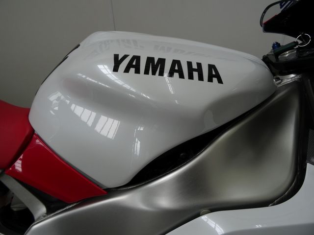 yamaha - yzf-r1