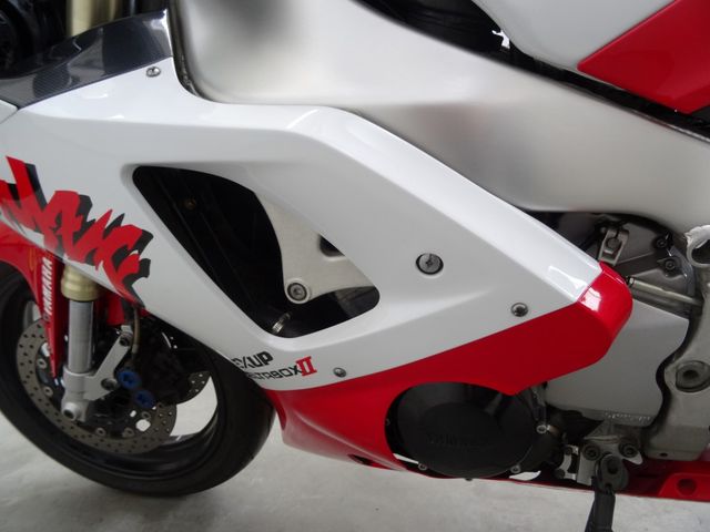 yamaha - yzf-r1