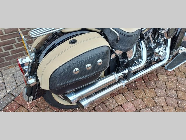 harley-davidson - softail-deluxe-flstni