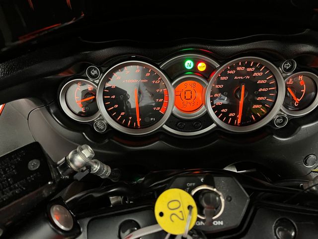 suzuki - gsx-r-1300-hayabusa