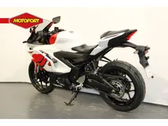 Yamaha YZF R3 70th anniversary 2026 nieuw – foto 4 van 15