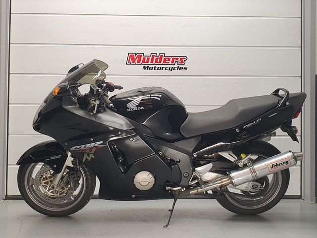 honda - cbr-1100--xx-super-blackbird