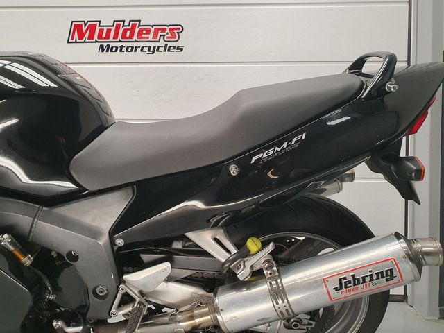 honda - cbr-1100--xx-super-blackbird