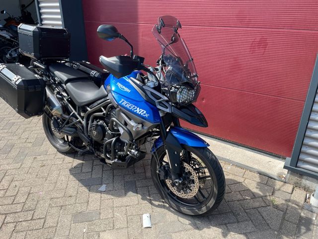 triumph - tiger-800-xrx