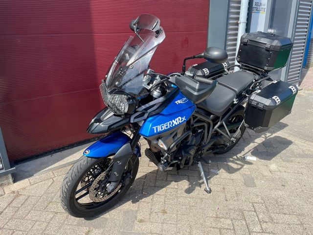 triumph - tiger-800-xrx
