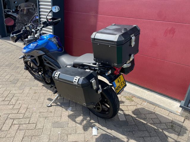 triumph - tiger-800-xrx
