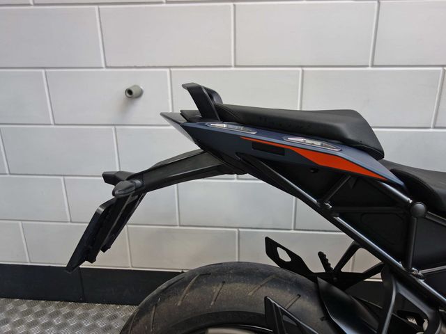 ktm - 1290-super-duke-gt