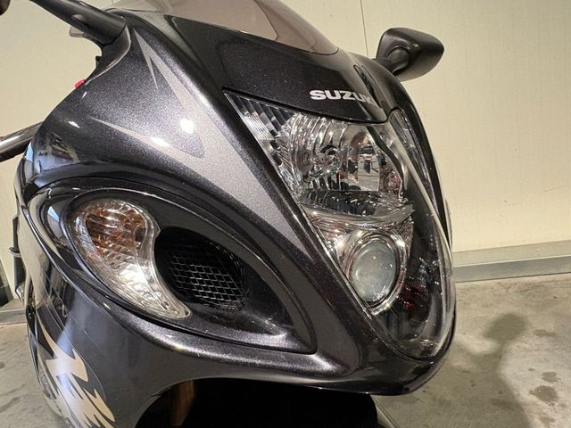 suzuki - gsx-r-1300-hayabusa