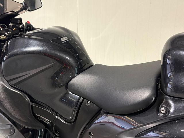 suzuki - gsx-r-1300-hayabusa