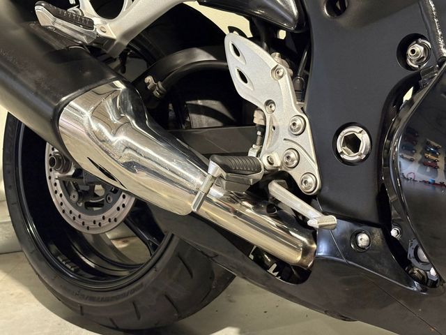 suzuki - gsx-r-1300-hayabusa