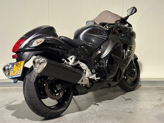 suzuki - gsx-r-1300-hayabusa