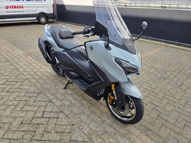 yamaha - tmax-tech-max-560