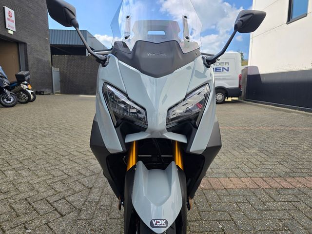 yamaha - tmax-tech-max-560