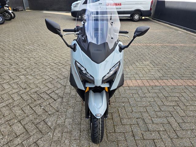 yamaha - tmax-tech-max-560