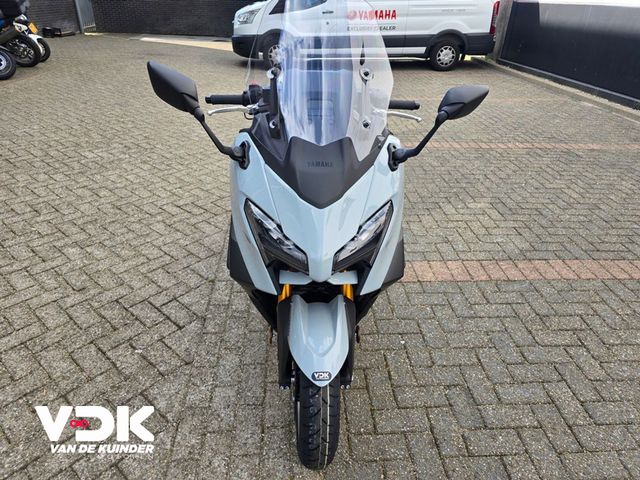 yamaha - tmax-tech-max-560
