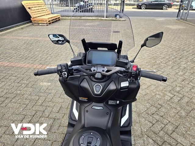 yamaha - tmax-tech-max-560