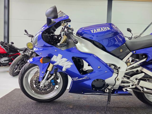 yamaha - yzf-r1