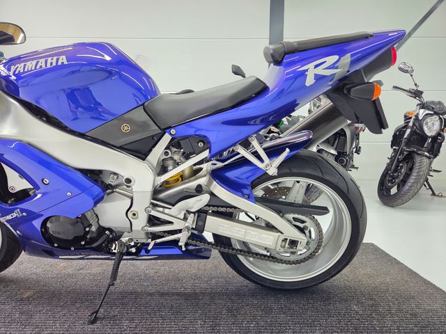 yamaha - yzf-r1