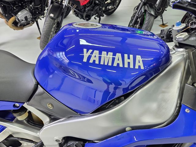 yamaha - yzf-r1