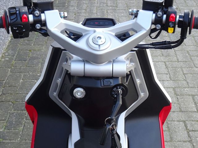 italjet - dragstar-200-limited-edition