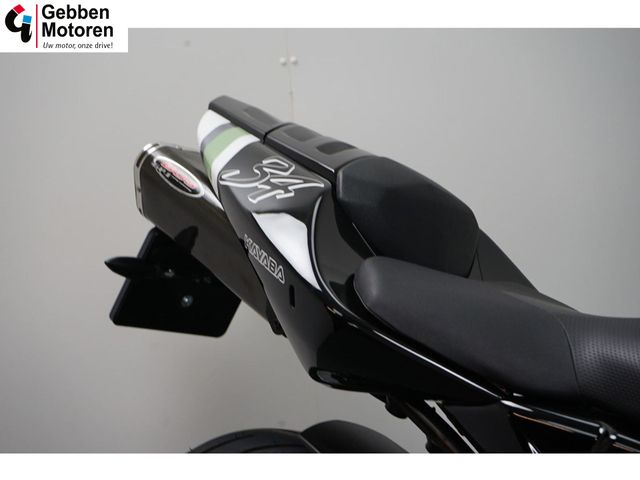 suzuki - b-king-1300