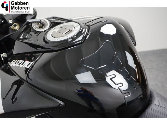 suzuki - b-king-1300