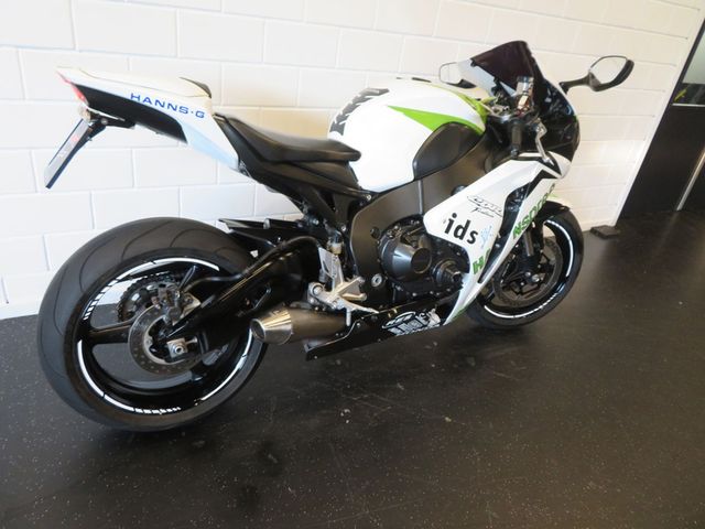 honda - cbr-1000-rr-fireblade