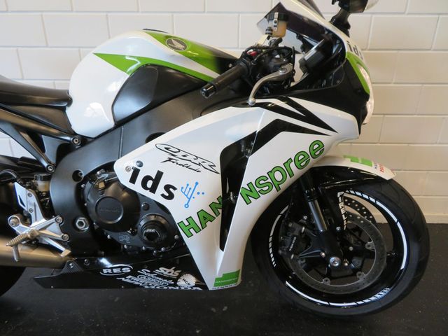 honda - cbr-1000-rr-fireblade