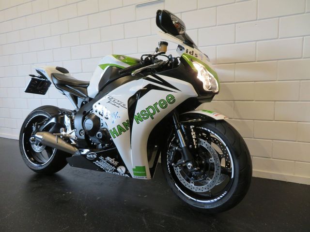 honda - cbr-1000-rr-fireblade