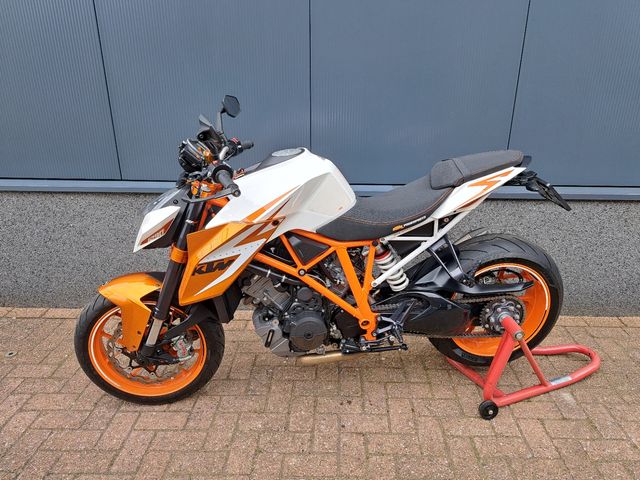 ktm - 1290-super-duke-r-se