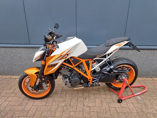 ktm - 1290-super-duke-r-se