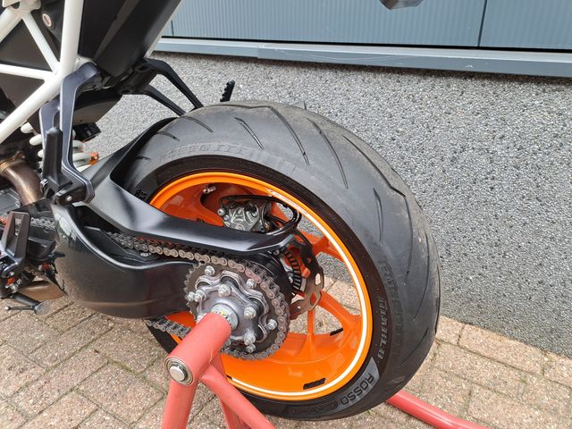 ktm - 1290-super-duke-r-se