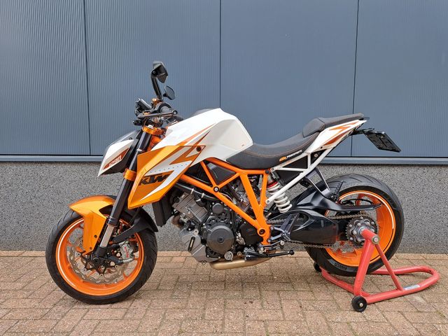 ktm - 1290-super-duke-r-se