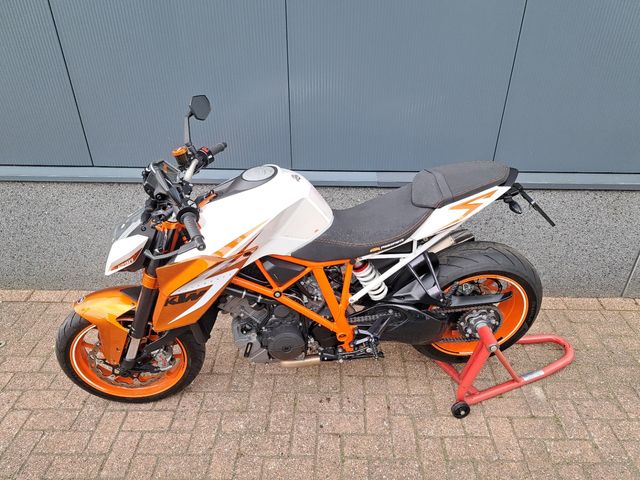 ktm - 1290-super-duke-r-se
